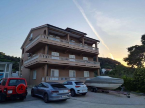 Apartments in Mundanije/Insel Rab 30445